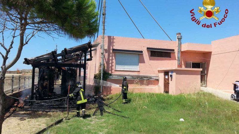 Incendio alla Scuola media di Le Castella