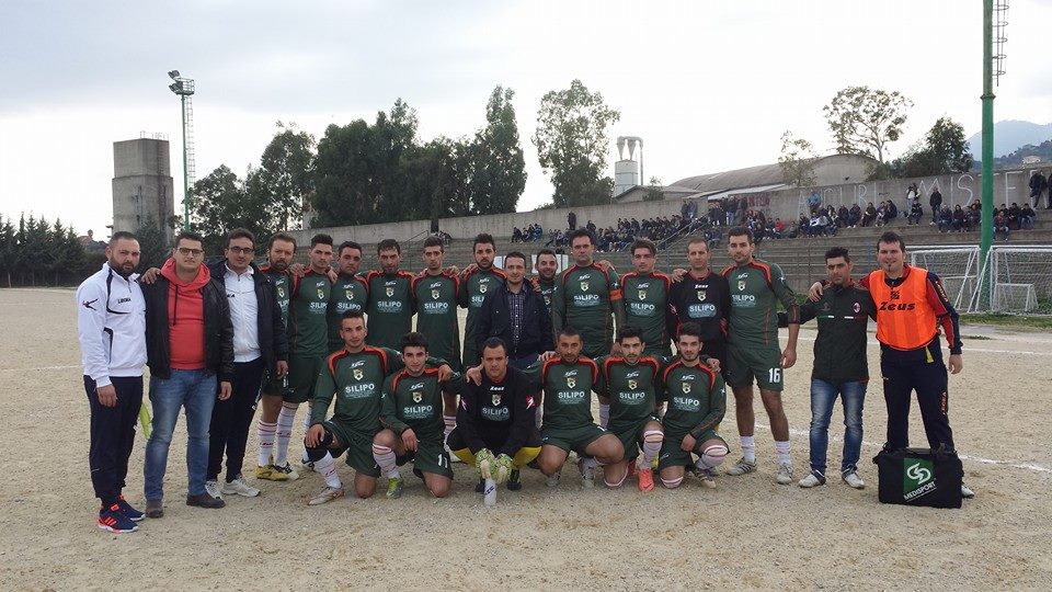 LA NUOVA PETILIA ESPUGNA CACCURI CON UN EUROGOAL DI AURELIO CERAUDO!!!
  