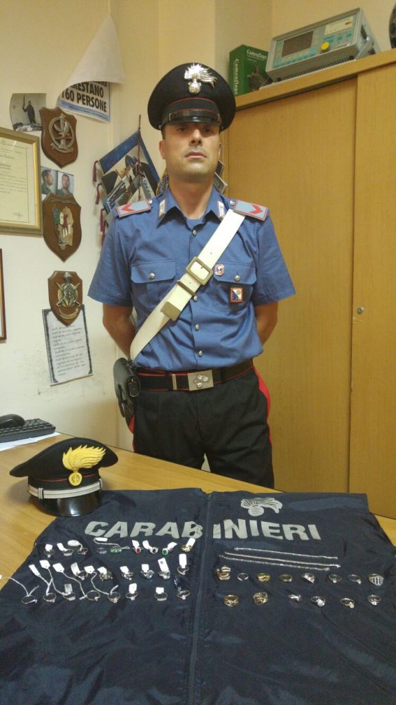 Maxi furto di gioielli per 100mila euro: i Carabinieri ritrovano tutto e denunciano 3 soggetti
  