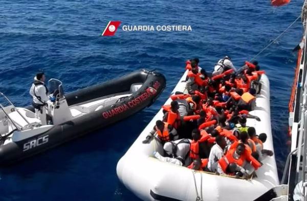 NUOVO SBARCO DI MIGRANTI A CROTONE: 474 PERSONE, TRA LORO ANCHE 17 MINORI
  