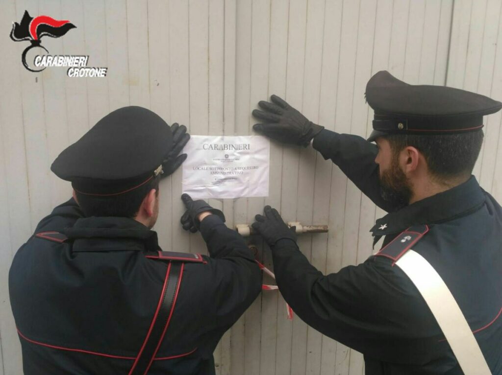 Denunciato un falegname a Mesoraca per la sua attività non a regola