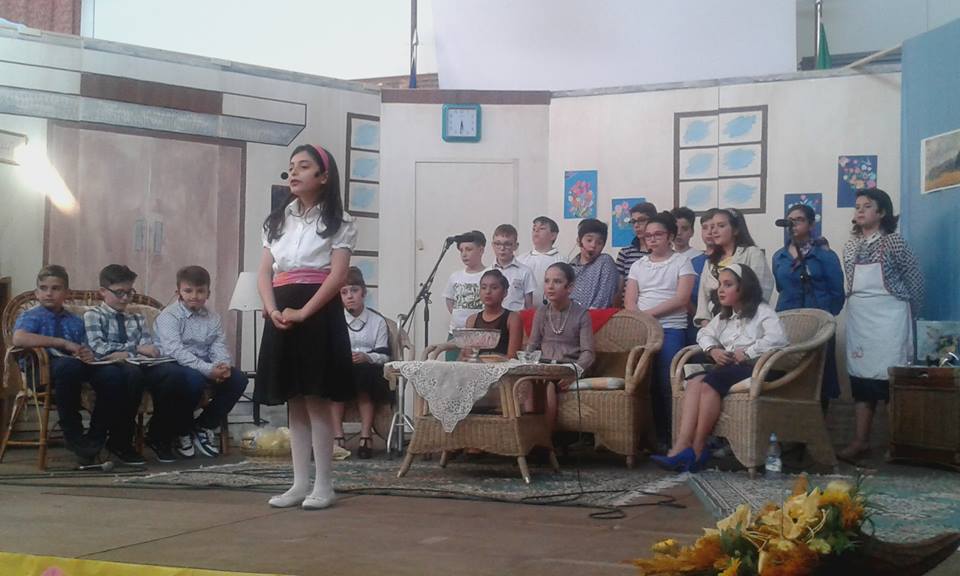 “Saluto teatrale” degli alunni della V c delle scuole elementari di Petilia