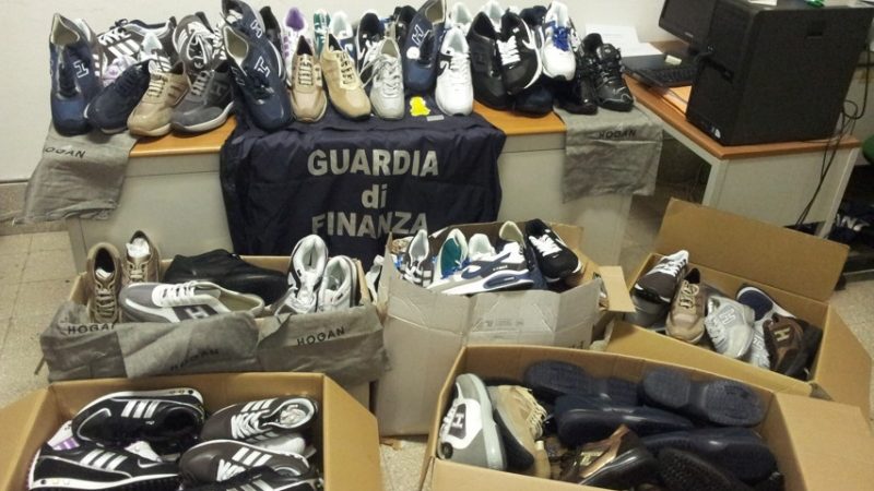 8.500 prodotti contraffatti sequestrati in Calabria dalla Guardia di Finanza