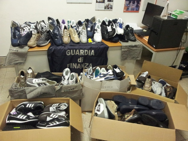 8.500 prodotti contraffatti sequestrati in Calabria dalla Guardia di Finanza