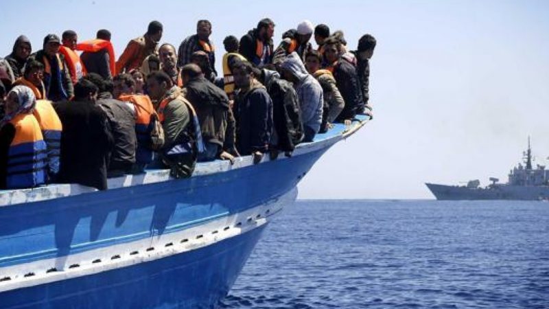 Sbarco di migranti a Crotone