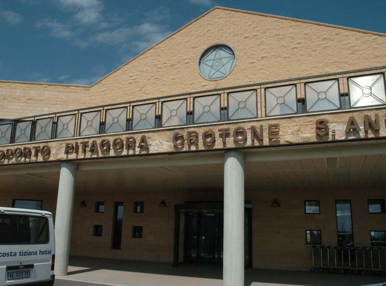 Comitato Cittadino Aeroporto Crotone: Precaria gestione della Sacal
  