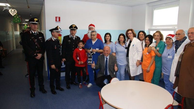 Un Babbo Natale Carabiniere a Pediatria di Crotone