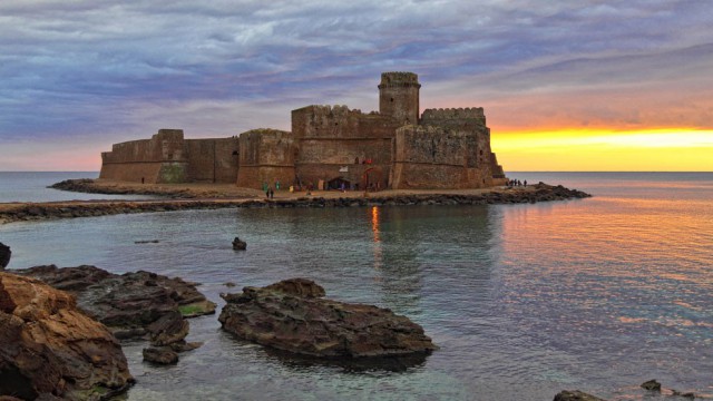 Dal 31 maggio al 4 giugno “Le Castella Tarantella Week 2017”
  