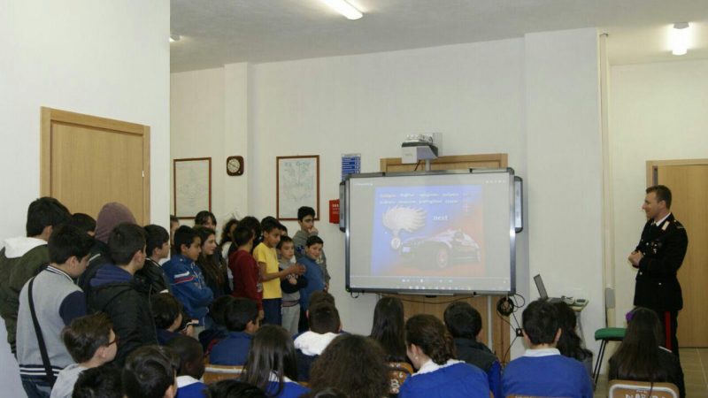 I Carabinieri della Compagnia petilina in visita nelle scuole presilane