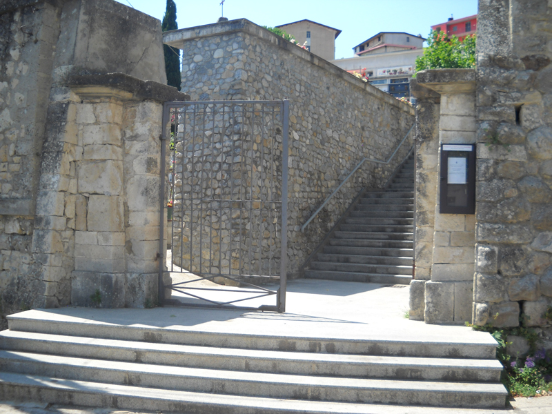 Furto al cimitero di Petilia