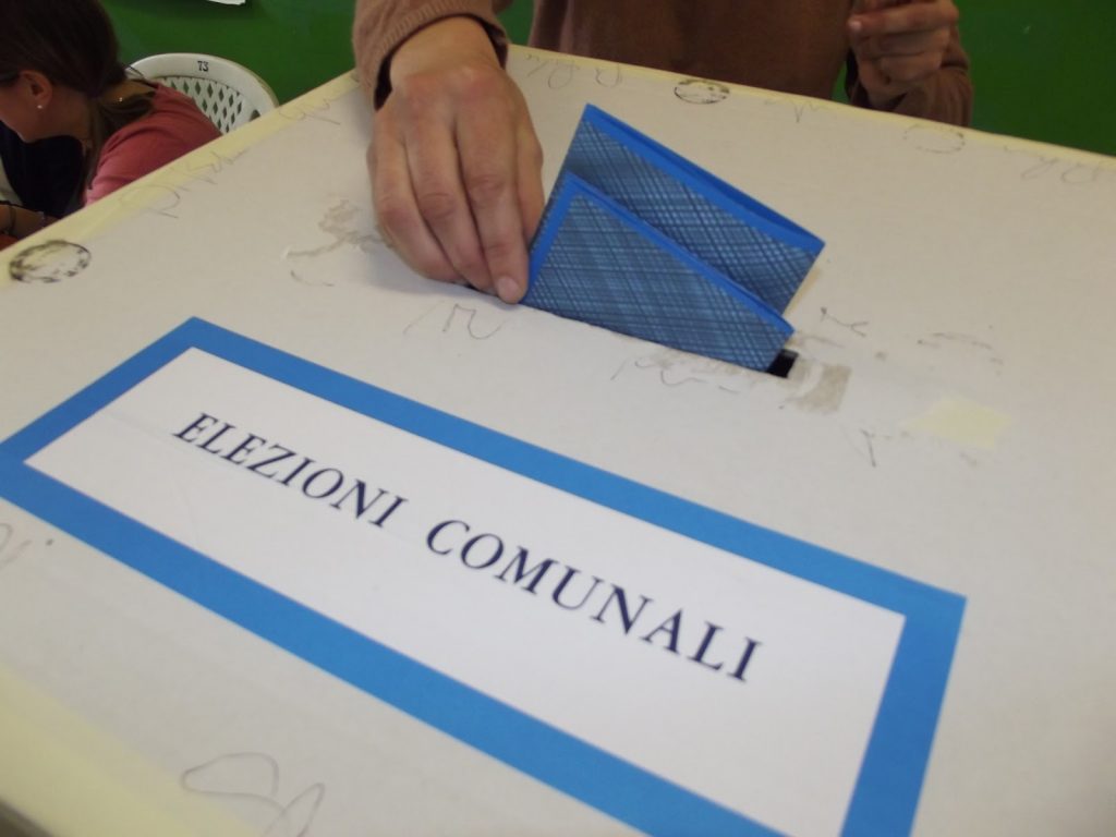 Elezioni a Roccabernarda e a Cirò
  