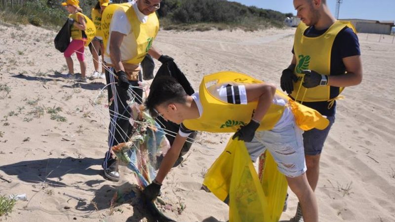 Spiagge e fondali puliti. Legambiente interviene in località Capo Rizzuto