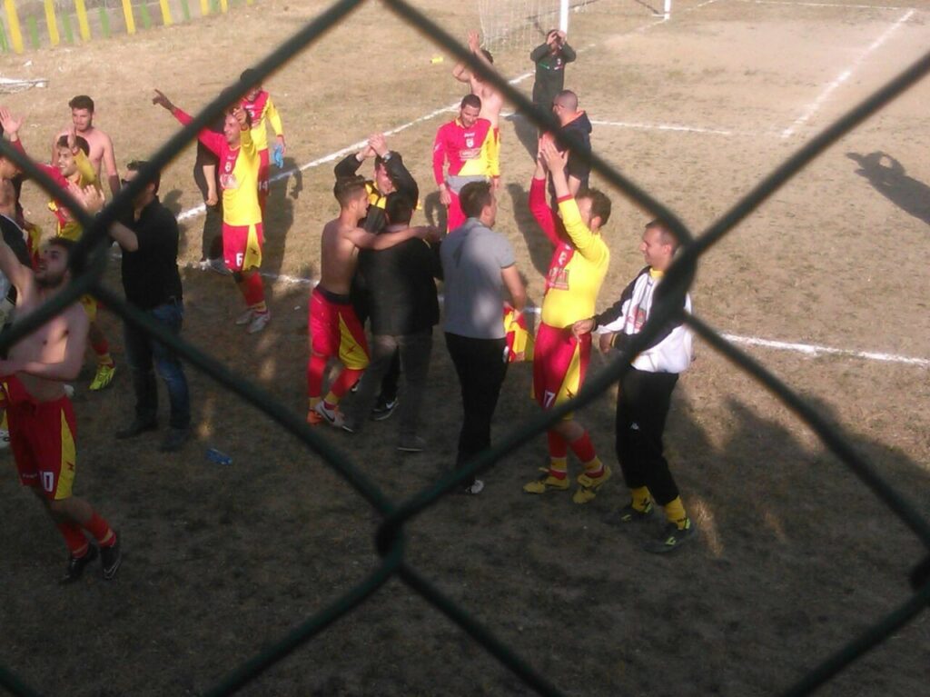 LA NUOVA PETILIA VINCE I PLAY OFF E VOLA IN SECONDA CATEGORIA!!!!