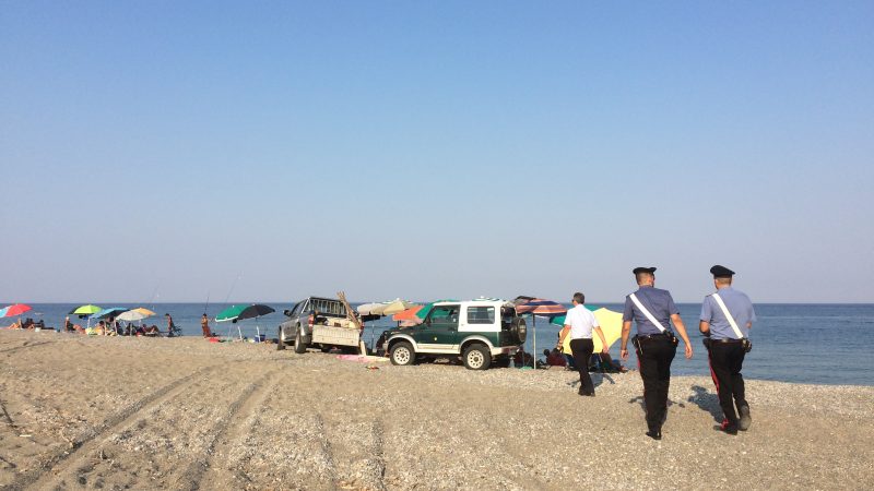 Controlli di baracche, acquascooter e autoveicoli sulle spiagge di Ciro’ Marina