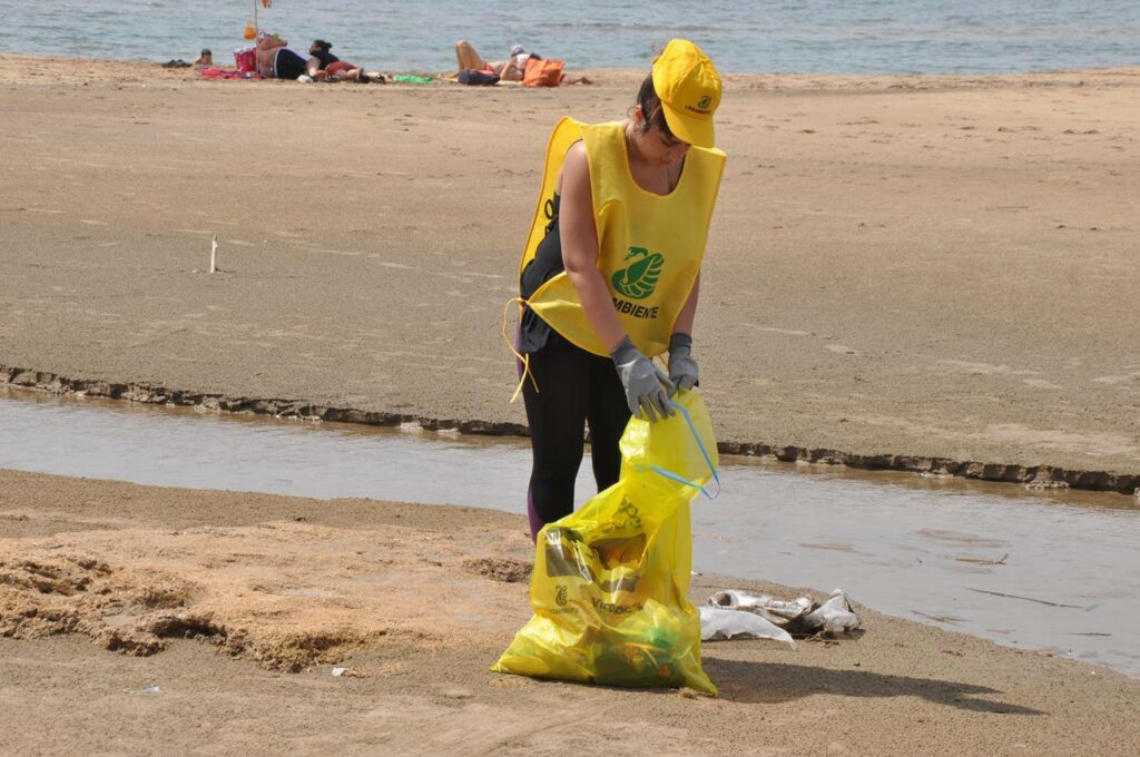 Diverse località di mare ripulite dai volontari di Legambiente
  