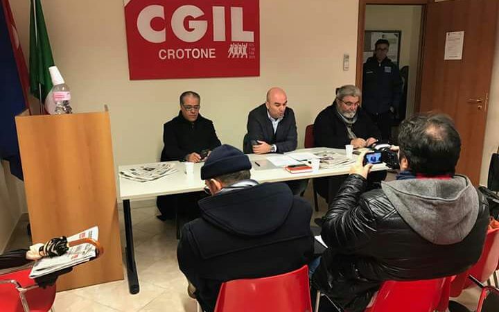 Cgil-Cisl-Uil: pronte ad agire nei confronti delle numerose disfunzioni politiche della classe dirigente crotonese