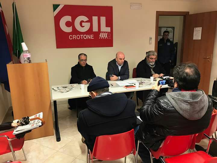Cgil-Cisl-Uil: pronte ad agire nei confronti delle numerose disfunzioni politiche della classe dirigente crotonese
  