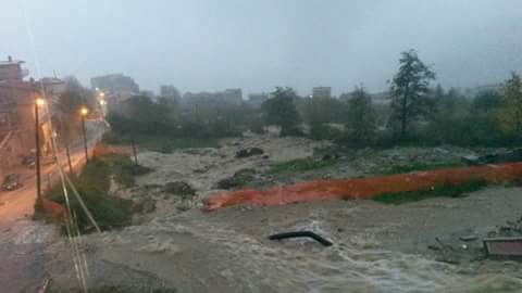 A Petilia pioggia incessante e frane
  