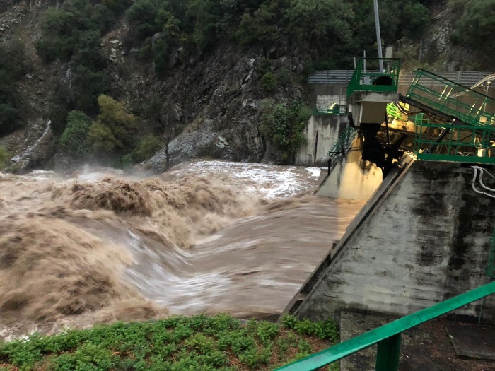 Allarme rosso per il fiume Neto, la diga di Cotronei è stata aperta
  