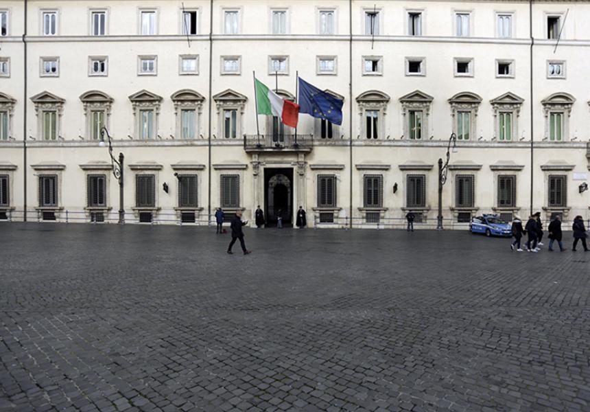 Crucoli e Casabona: sciolti i Consigli comunali