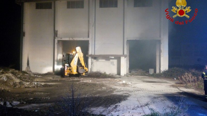 Incendio in località San Giorgio, sedato dai pompieri