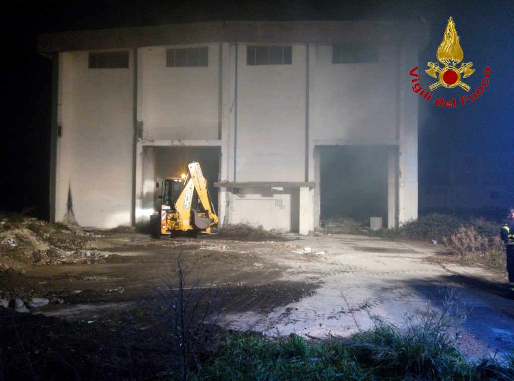 Incendio in località San Giorgio, sedato dai pompieri
  