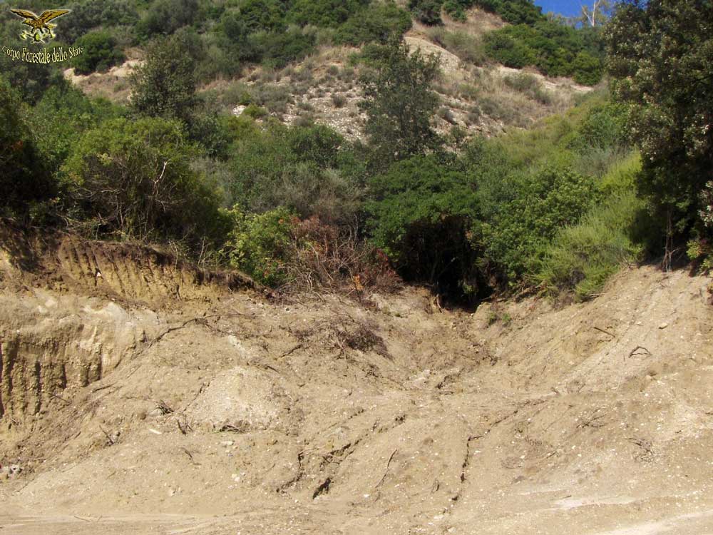 Scoperta una cava abusiva e altri illeciti ambientali