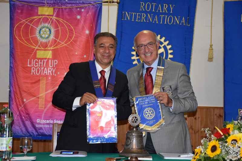 Rotary Club di Petilia Policastro presso il Santuario della Santa Spina la visita del Governatore
  