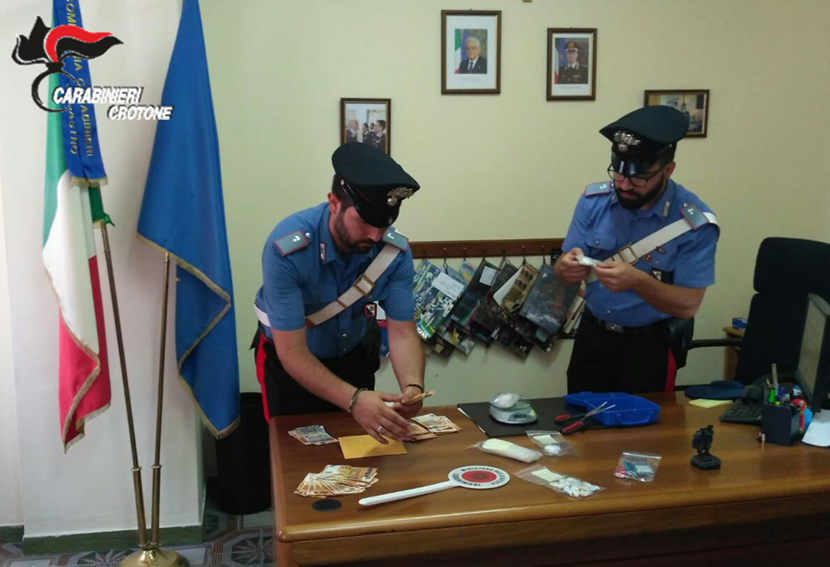 Cinque arresti tra Petilia Policastro e Mesoraca, denunciate anche due persone
  