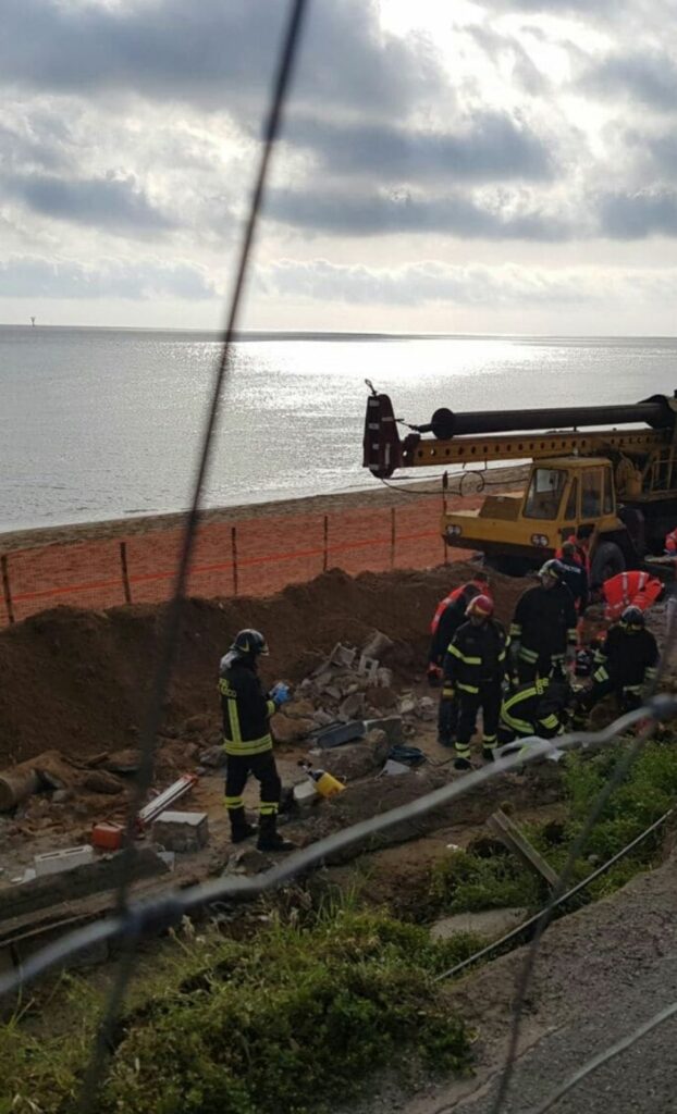 Le segreterie Cgil, Cisl e Uil chiudono per il grave incidente sul lavoro a Crotone