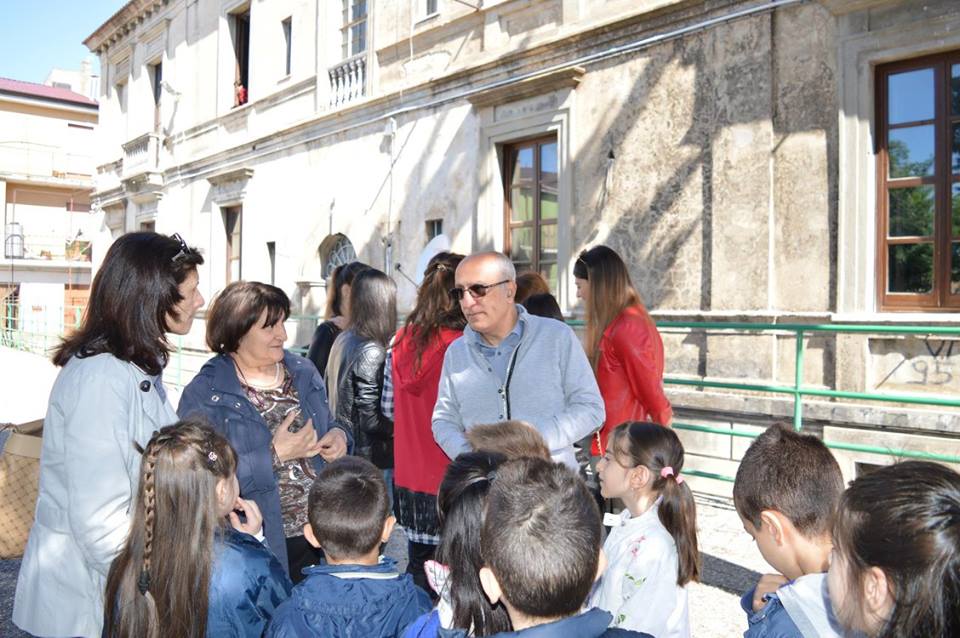 Al liceo la Fisica del Cosmo
  