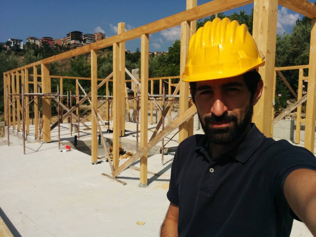 A Petilia sorge la prima casa in legno: l’ecosostenibilità abbatte il cemento
  
