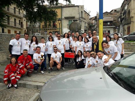 Fede e gioia hanno accompagnato la fiaccolata di San Francesco di Paola