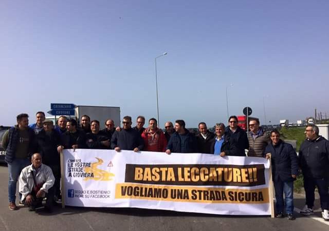 Sit-in sulla 106 per le nostre strade a groviera