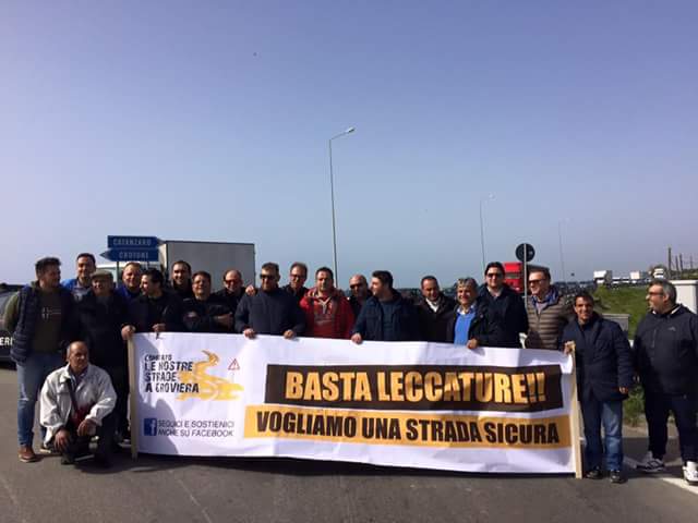 Sit-in sulla 106 per le nostre strade a groviera