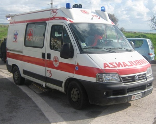 Crotone,incidente sulla strada Consortile: muore un motociclista
  