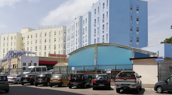 Ospedale di Crotone: Partorisce senza assistenza perchè di Cutro