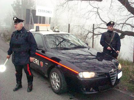 Controlli straordinari dei Carabinieri della Compagnia di Petilia Policastro: 4 denunce e 5 ragazzi segnalati per droga
  