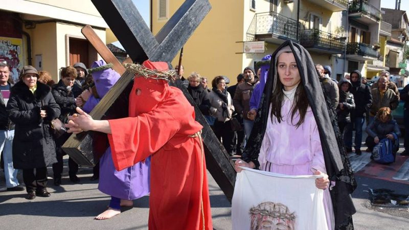 Al via a Petilia i preparativi della processione del Calvario