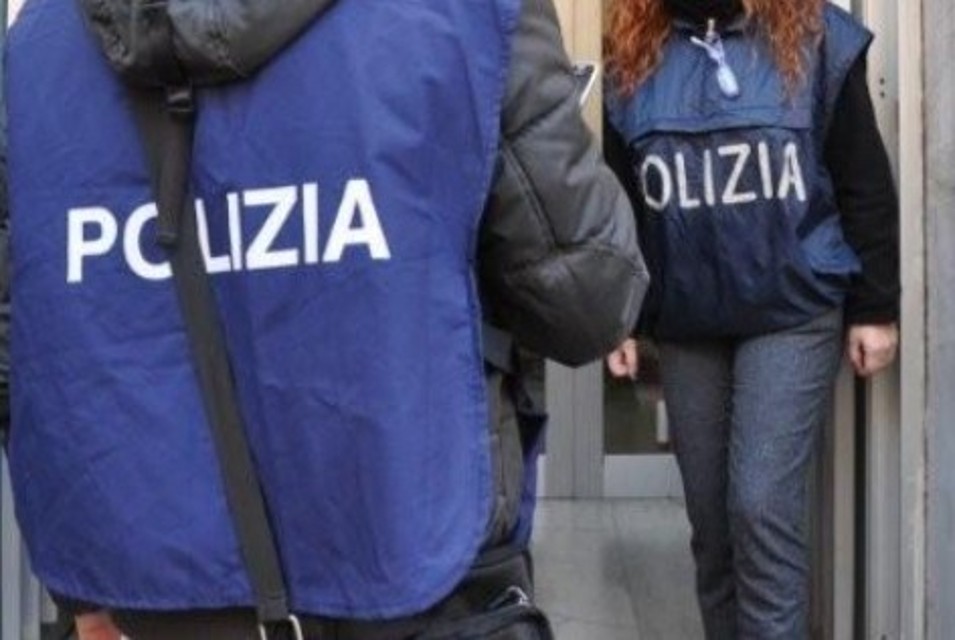 Sette arresti a Crotone contro il racket della prostituzione
  