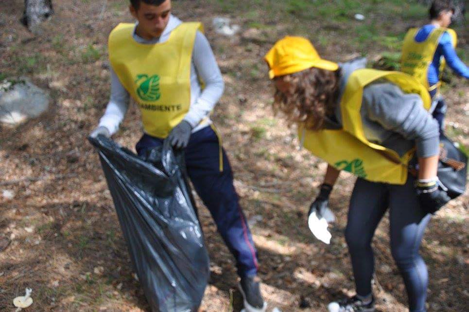 Domani Legambiente Petilia sulla 107 con Anas per i 25 anni di Puliamo il mondo