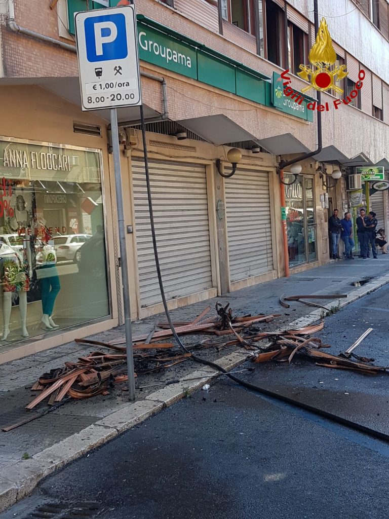 Giornata di fuoco per i Vigili di Crotone, tanti gli interventi
  