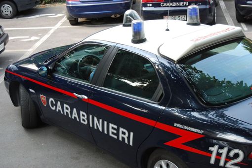Non si ferma all’alt, arrestato dopo inseguimento sulla 106 dai Carabinieri