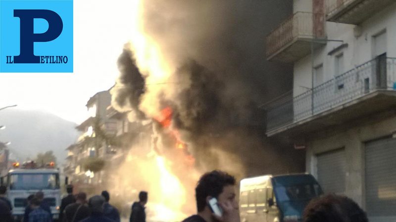 Incendio a Foresta: in fiamme l’officina Florogomme