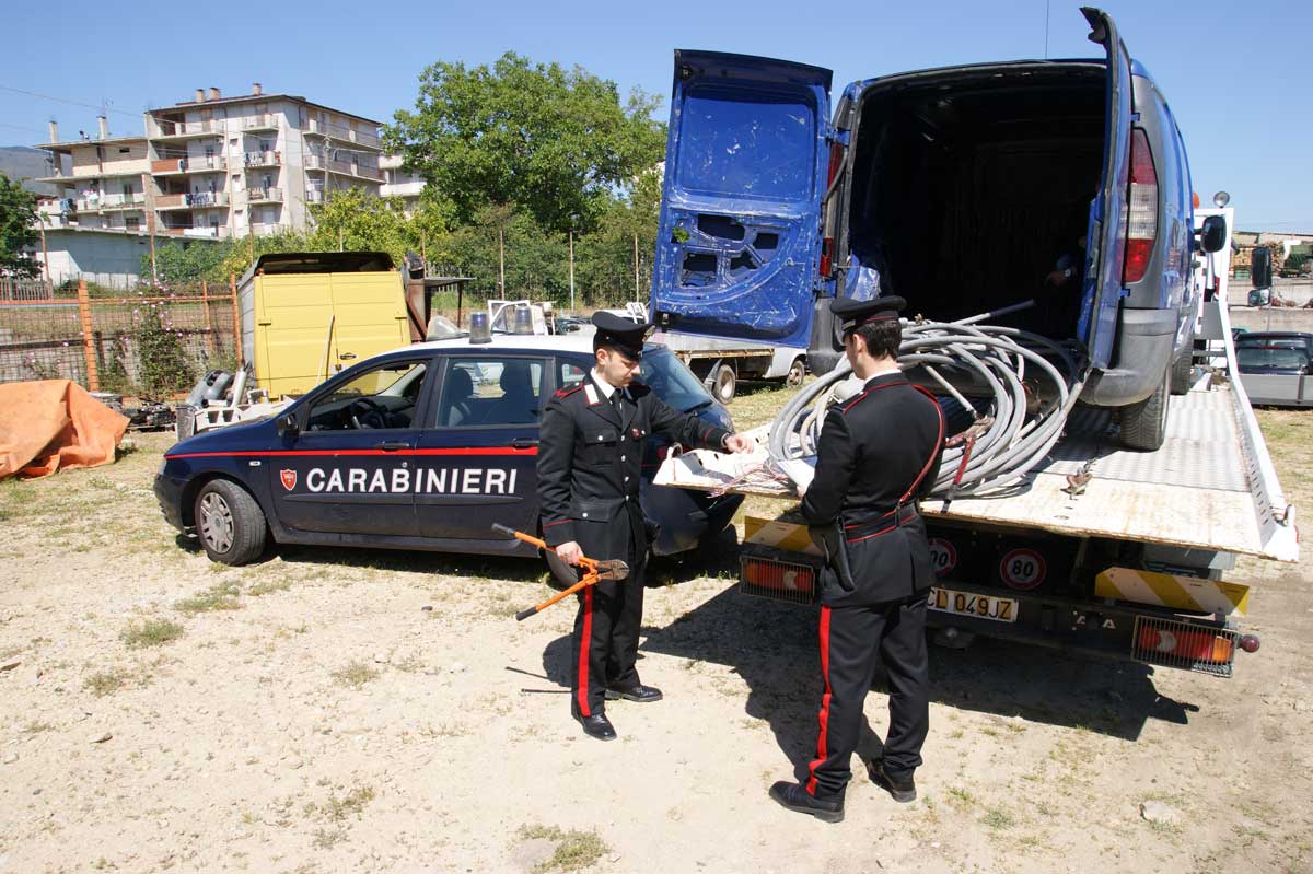 Furto di rame: i Carabinieri arrestano in flagranza un crotonese