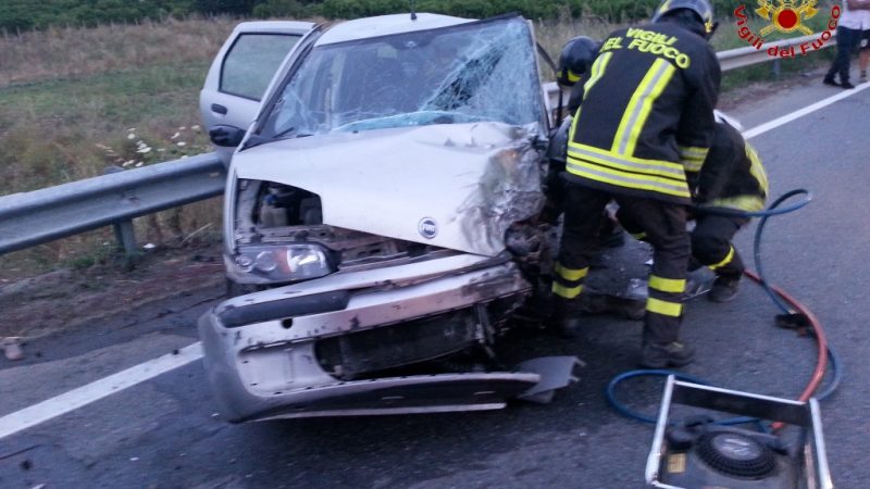 Incidente a Rocca di Neto. Coinvolte tre persone