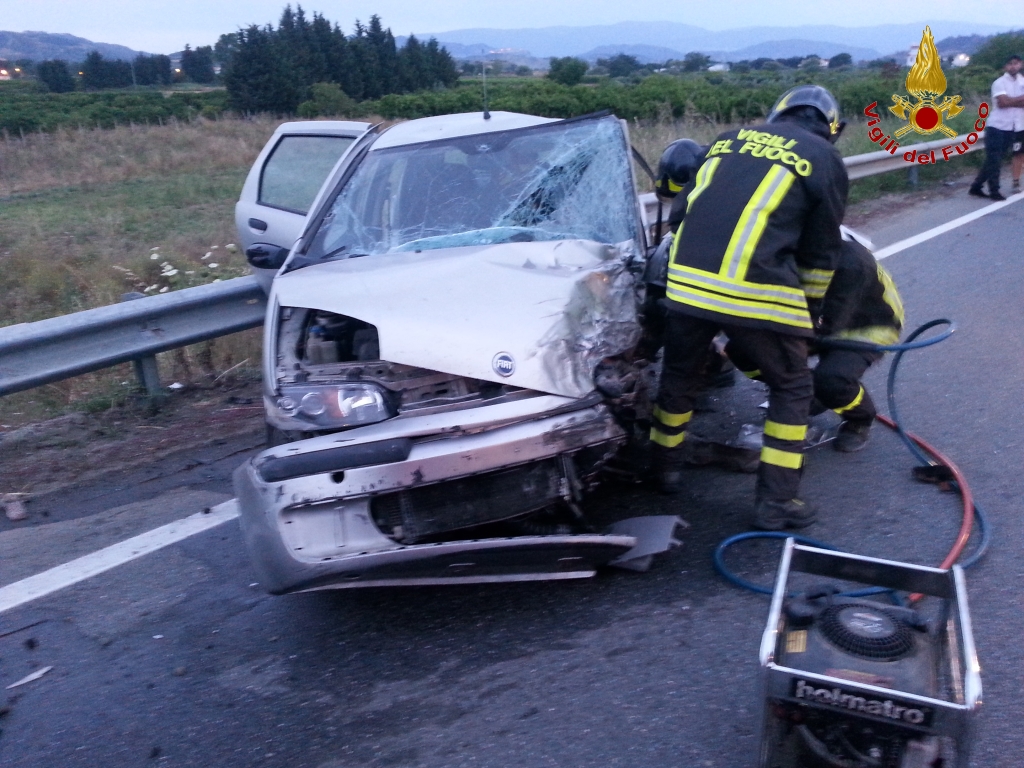 Incidente a Rocca di Neto. Coinvolte tre persone
