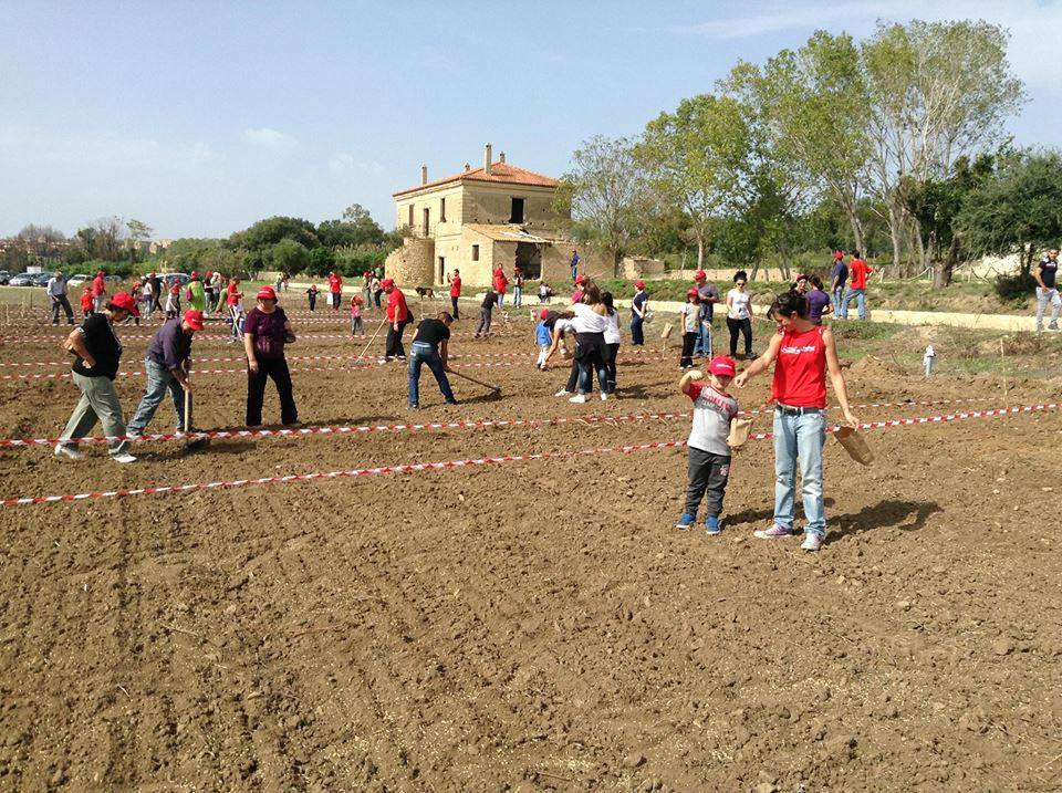 A Isola nei terreni confiscati Seminare il futuro
  