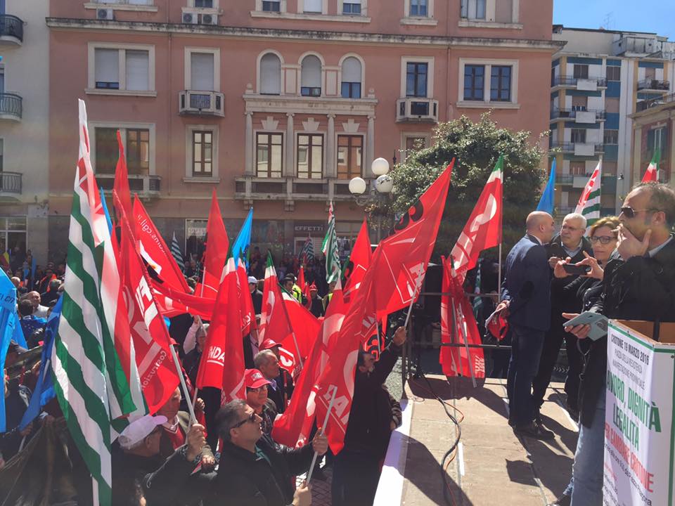 Sindacati uniti nel chiedere un futuro per Crotone e la sua Provincia