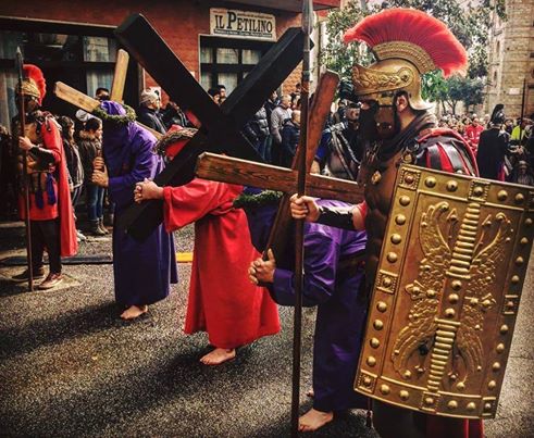 Annullata causa pioggia la processione di rientro del Calvario.
  